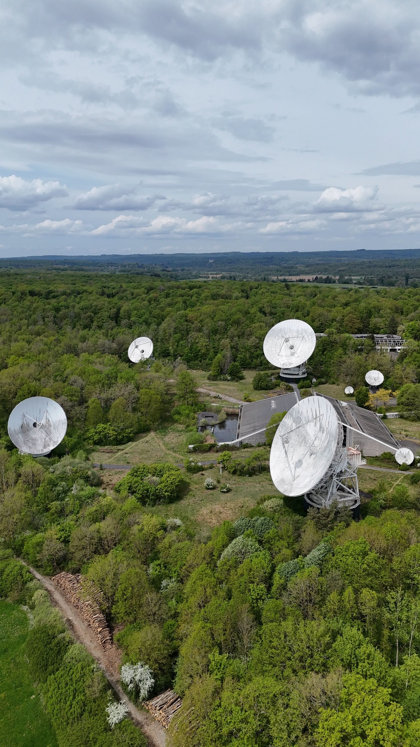 Earth Station [BEL] #08764