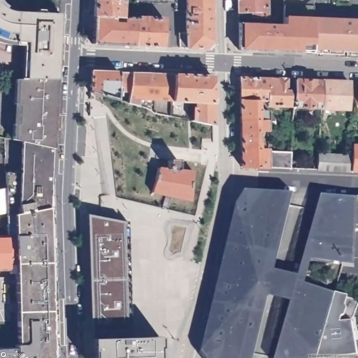 Manor House With A Thousand Paintings Fourilles [FRA] #19425