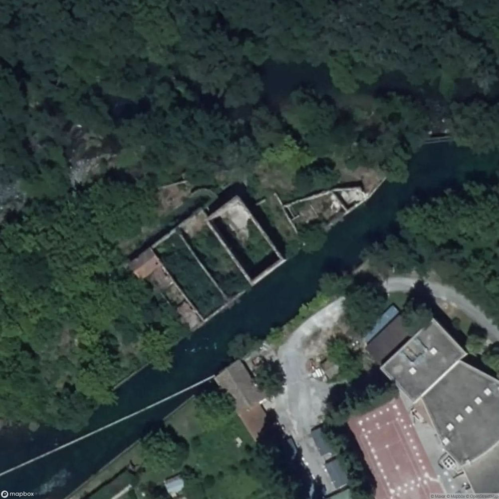 Factory Grounds [FRA] #07517