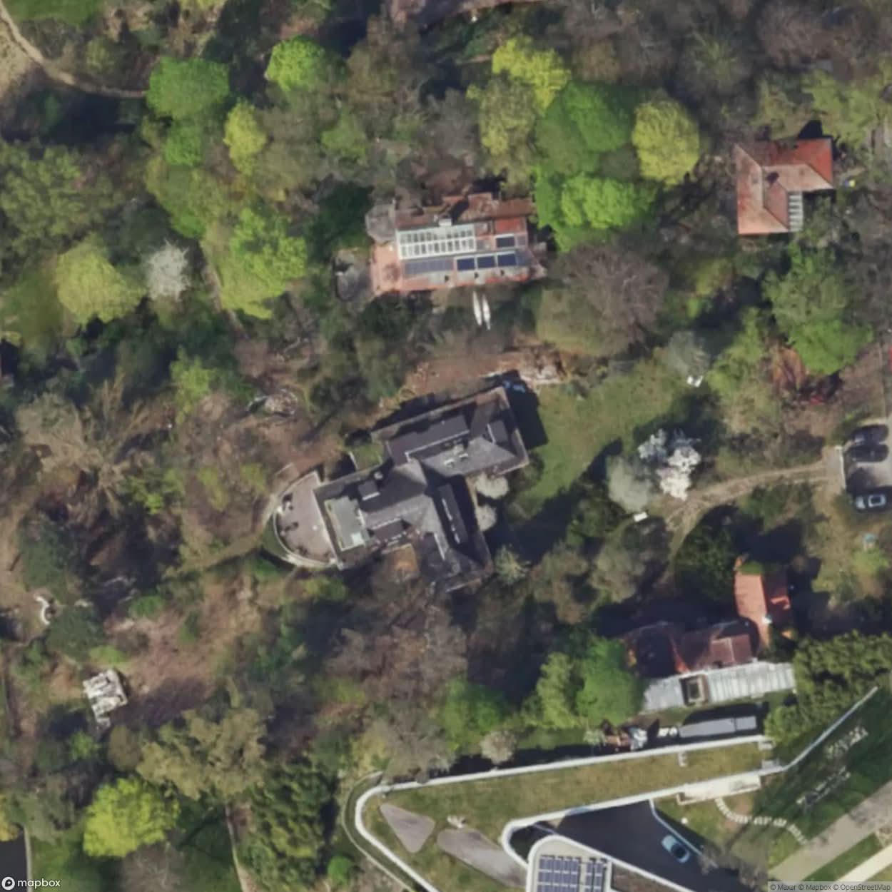 Villa By The Lake [GER] #04592