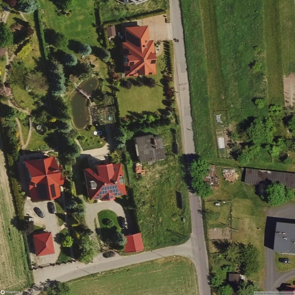 Residential Building and Garage [POL] #24507