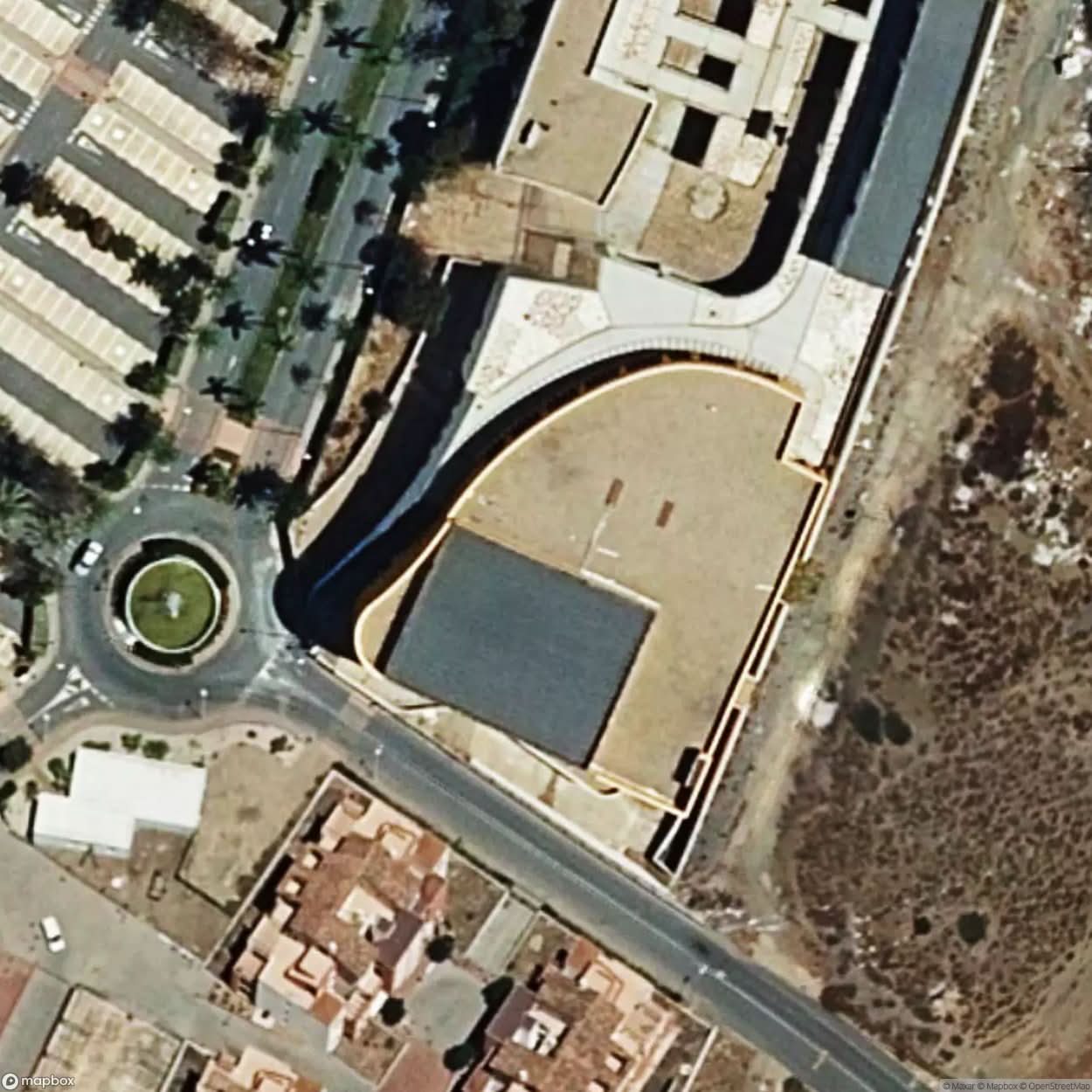 Abandoned Shopping Center Moderately [ESP] #35659